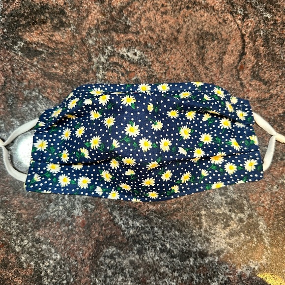 Handmade reusable face mask- adult size - Picture 1 of 3